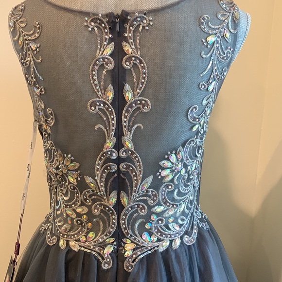 NWT. Juliet prom or grad dress - Picture 6 of 9